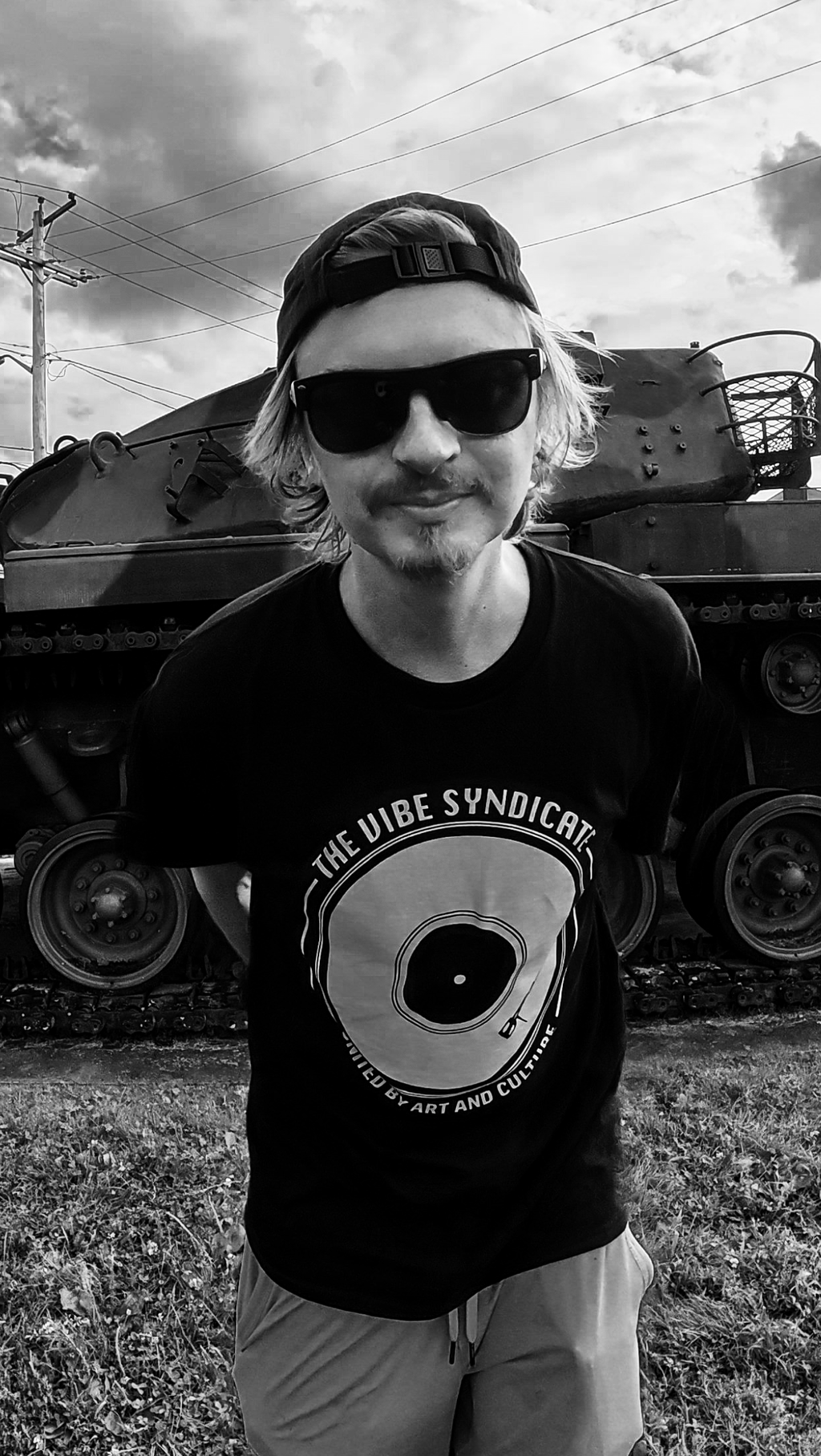 THE VIBE SYNDICATE LOGO TEE