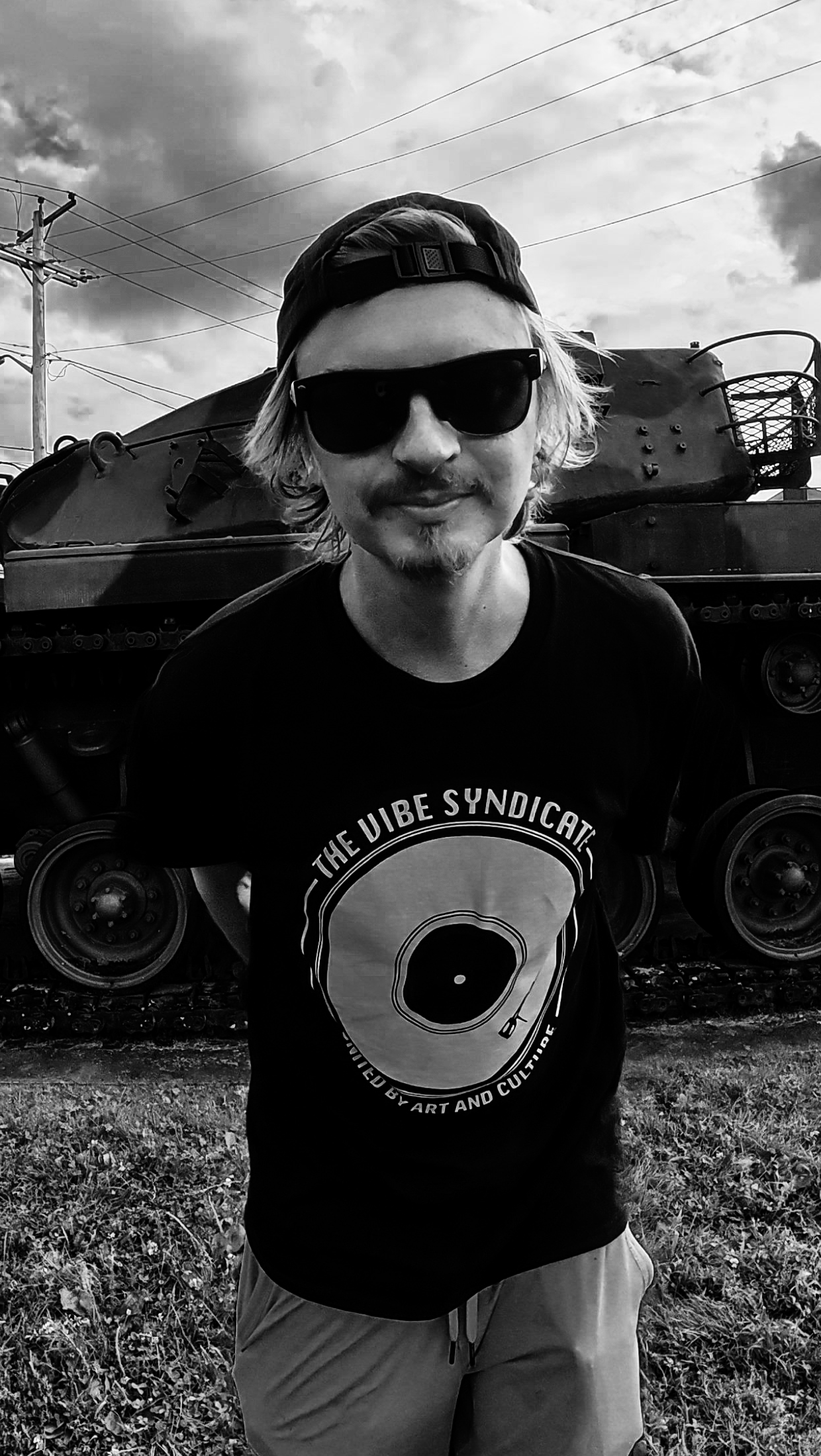 THE VIBE SYNDICATE LOGO TEE