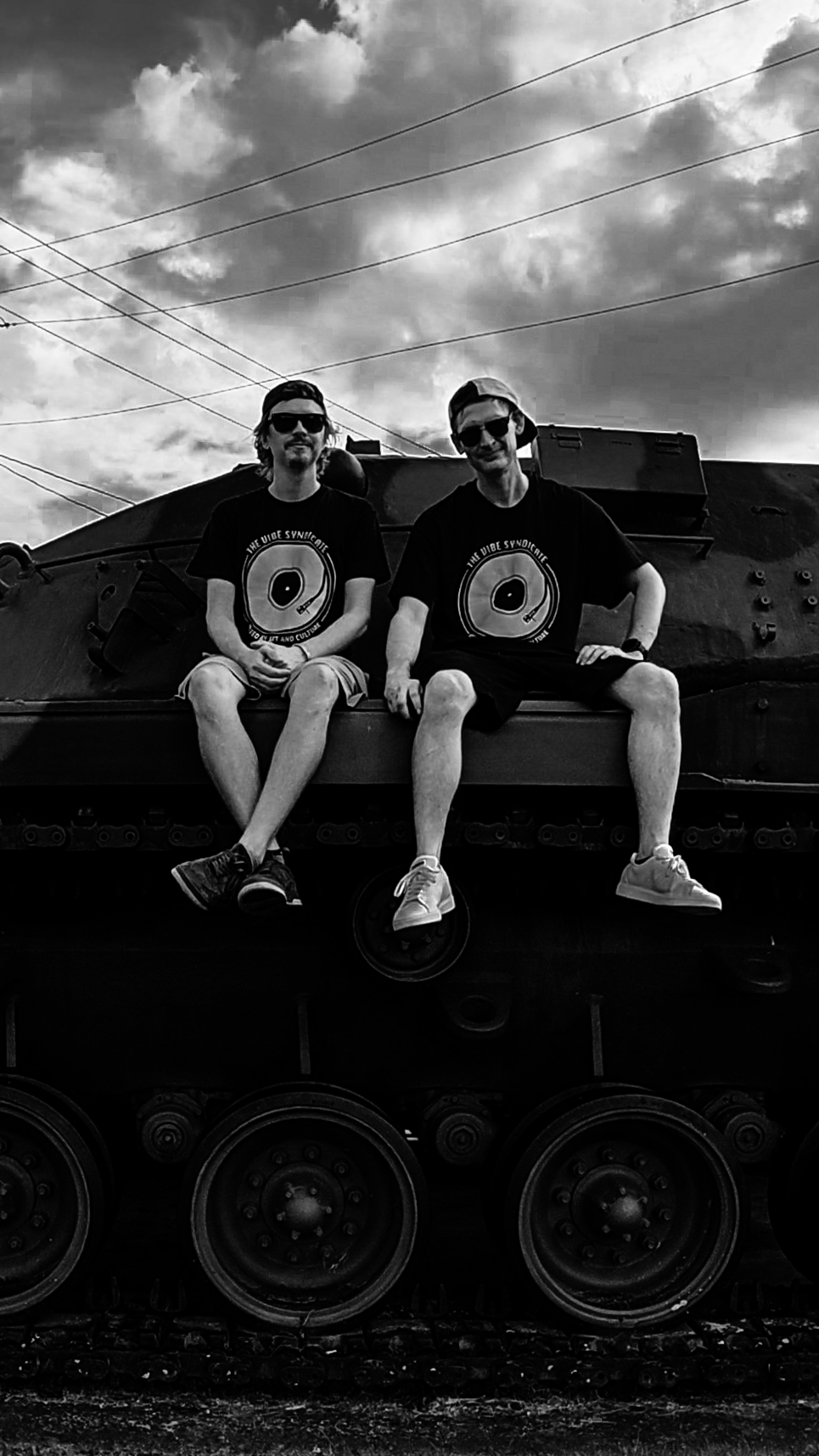 THE VIBE SYNDICATE LOGO TEE