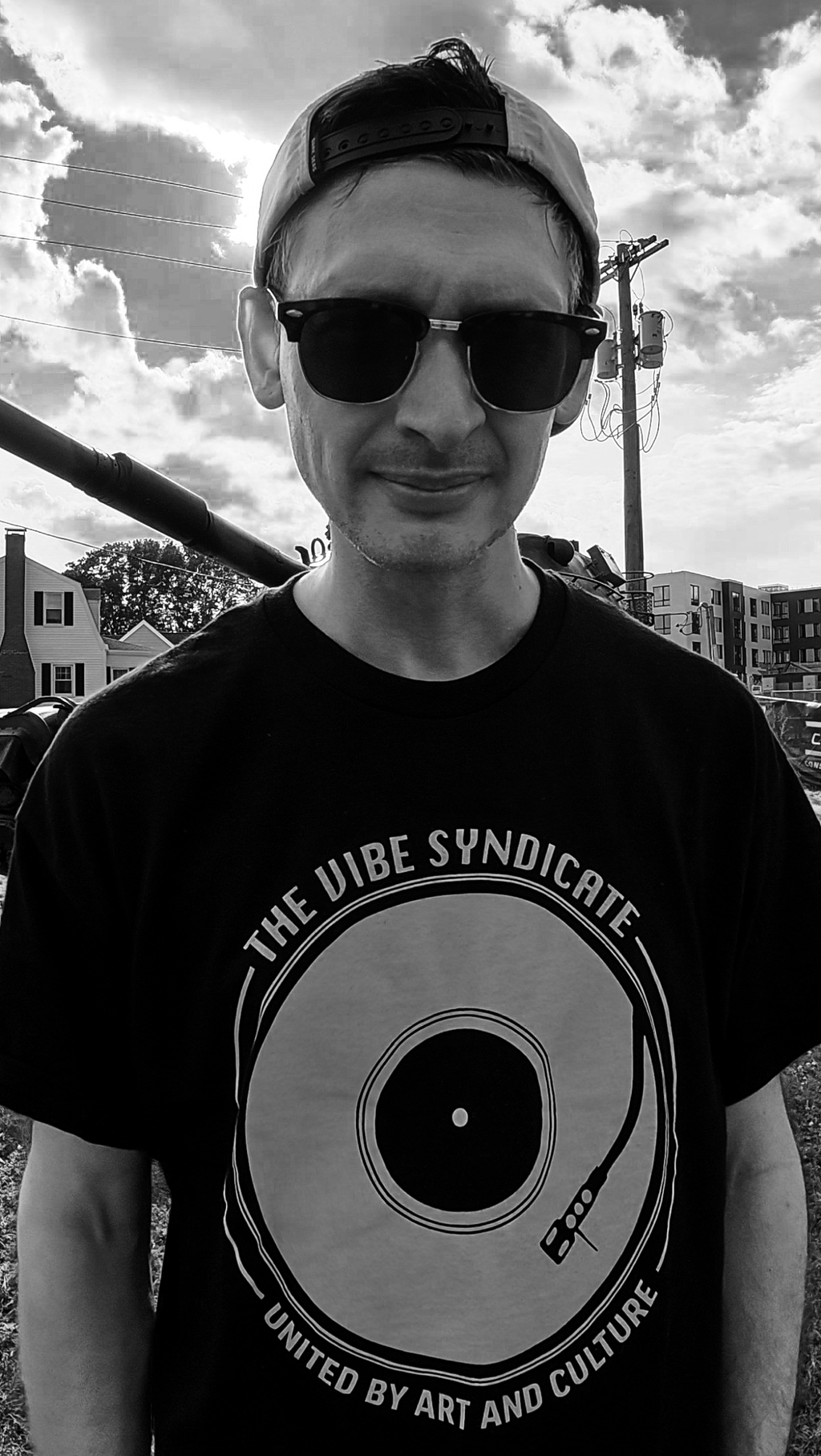 THE VIBE SYNDICATE LOGO TEE